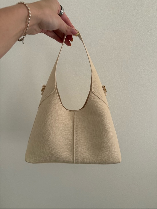 Universal Thread Handbags - Universal Thread Cream Pebbled Shoulder Bag